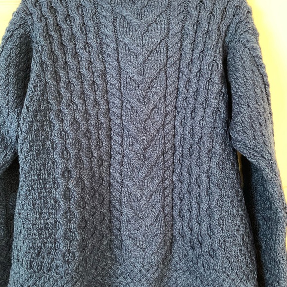 Gorgeous blue Irish sweater - Picture 4 of 5